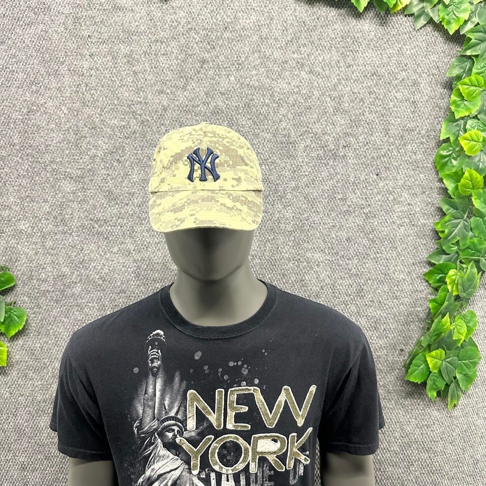 New York Yankees Digital Camo Budweiser Strapback Hat